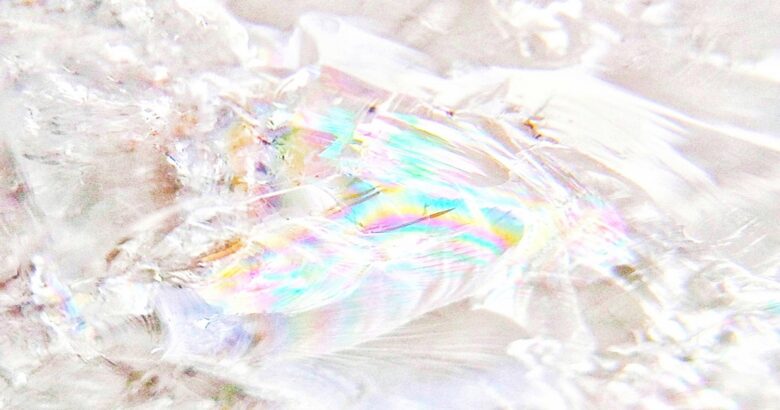 海賊王女イメージ画像　虹色の石