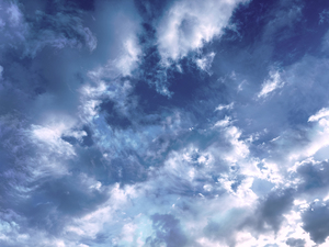 光を飲み込む雲