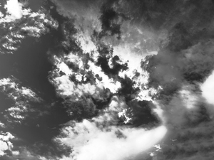 水墨画みたいな空の風景