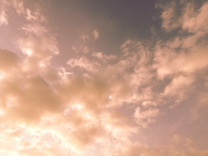 ふわふわ雲の夕景